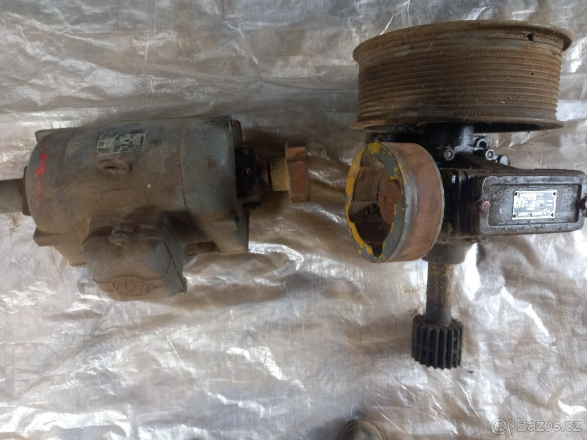 El. motor se šnekovým převodem. - 3