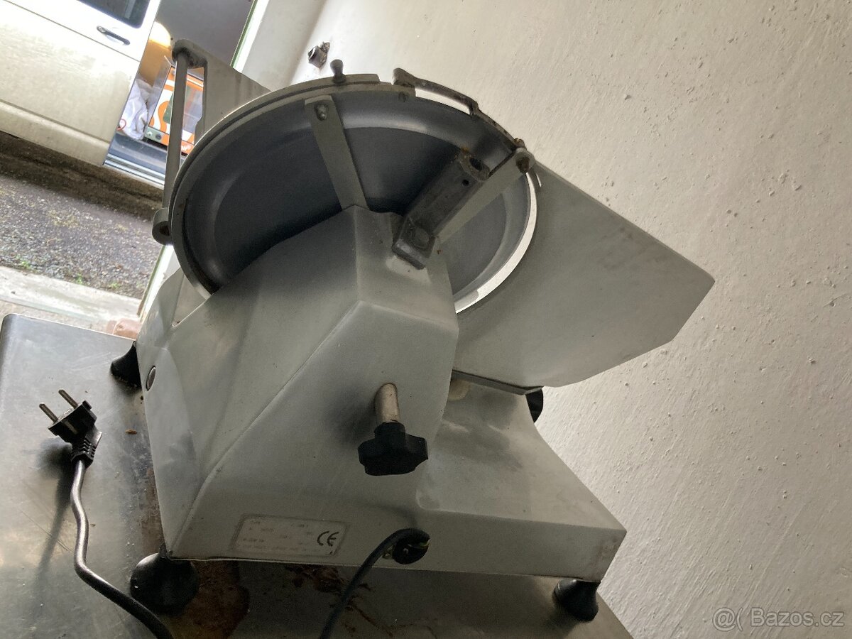 Nářezák / Kráječ FAC F 300 E - 3