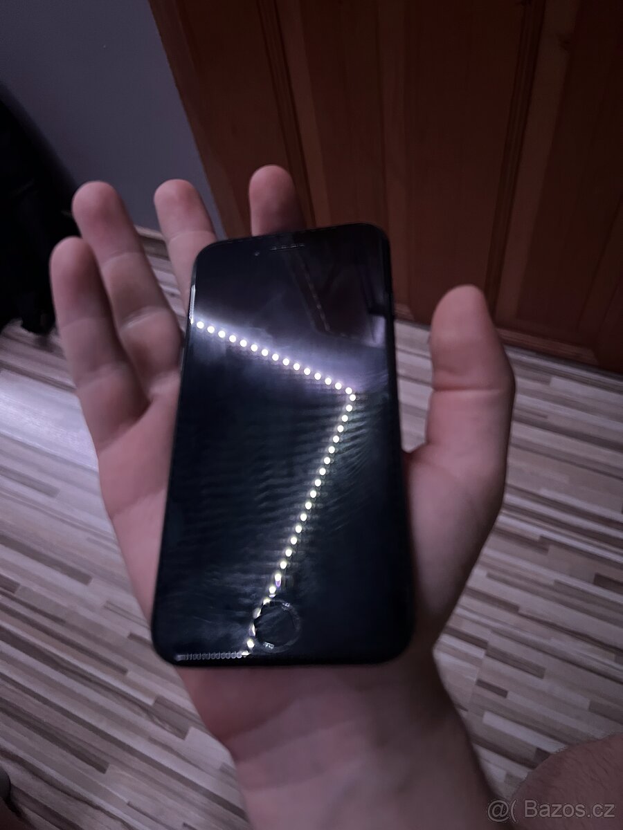 iPhone 6 128GB černý - 3