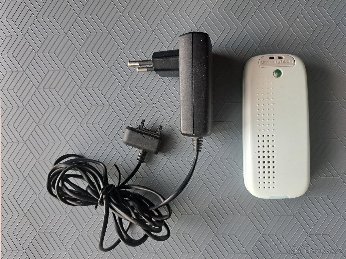 Sony Ericsson j220i - 3