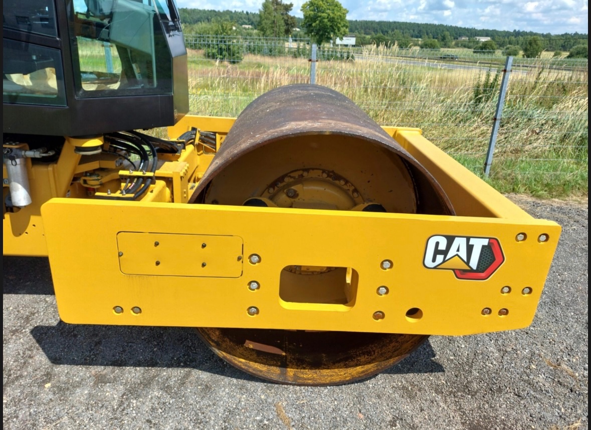 Valec Caterpillar CS64B - 3