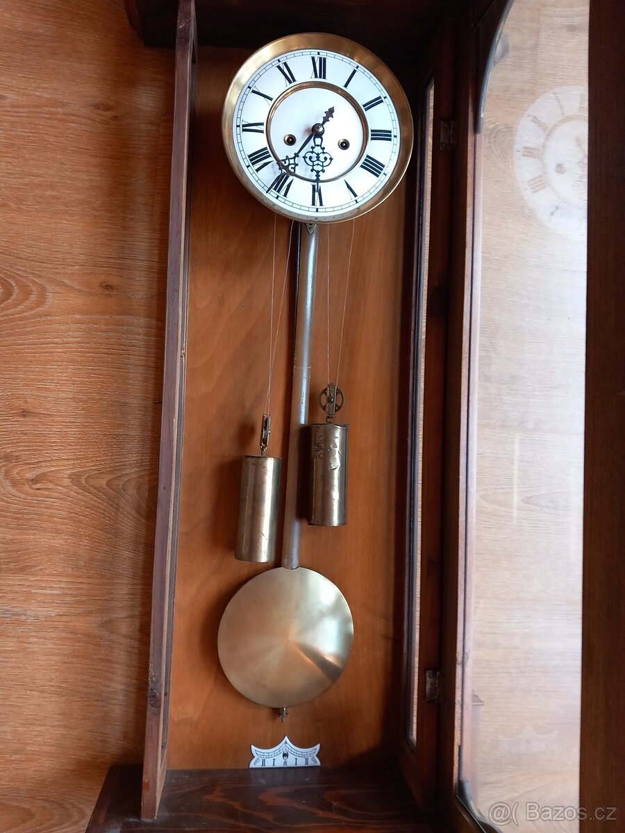Staré nástěnné hodiny - 3