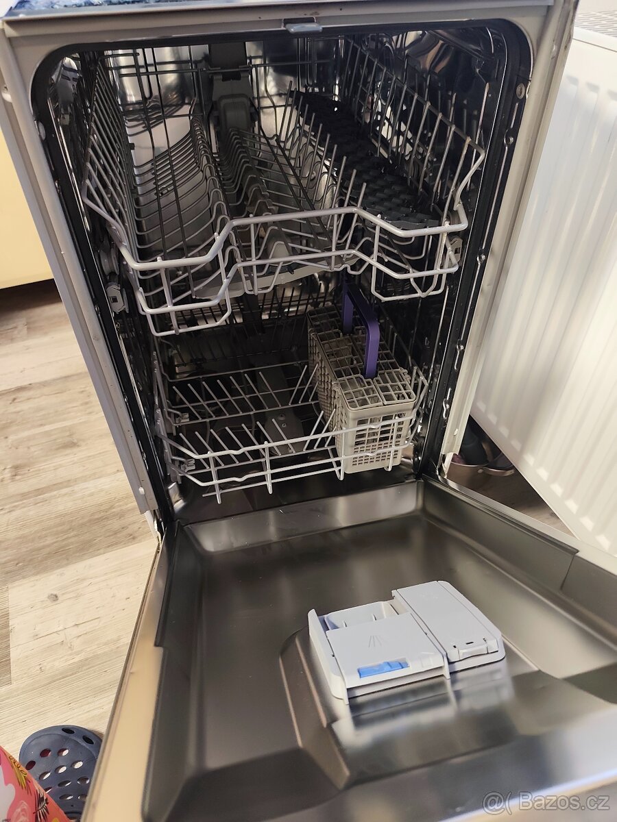 Vestavná myčka beko 45 cm - 3