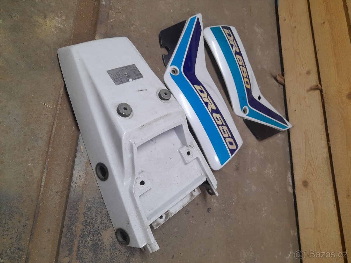 Plasty, nosič - plotna kufru Suzuki DR 650 - 3