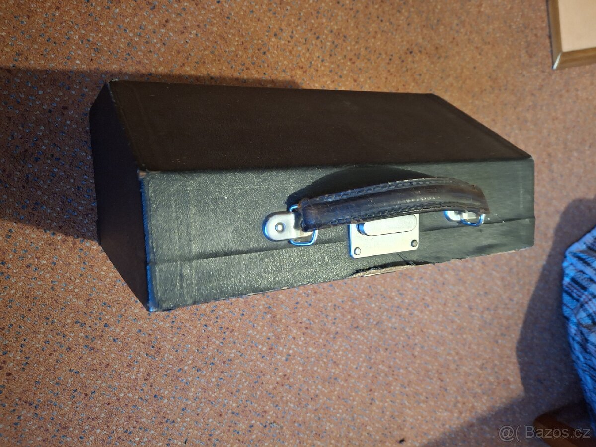 Kufrikovy psací stroj, krasny kousek - 3