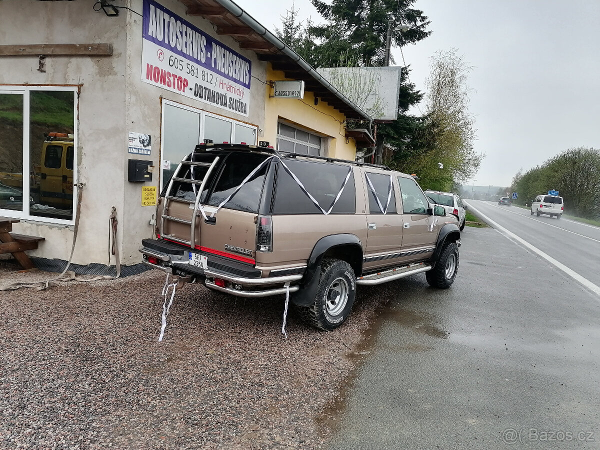 CHevrolet Suburban -DIESEL- 4x4 - 3