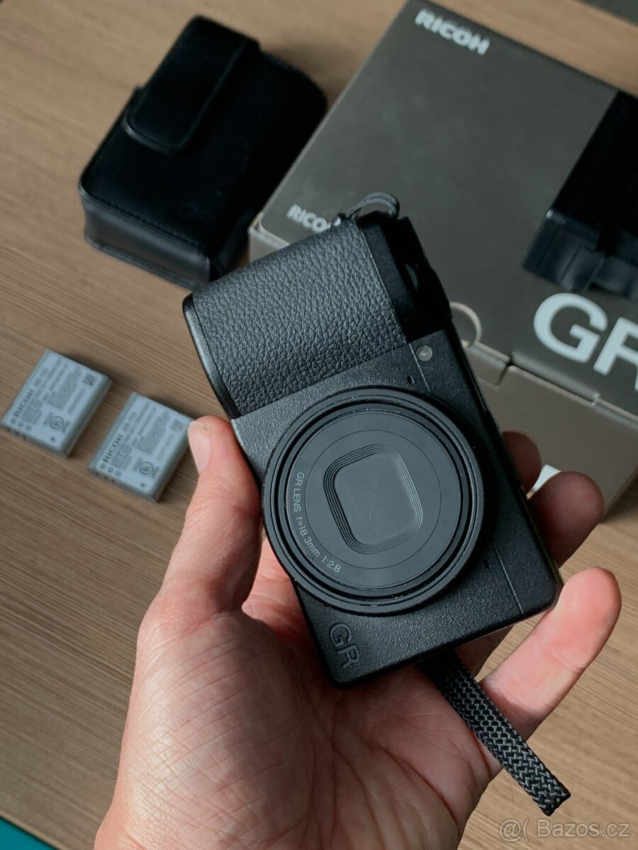Ricoh GR III - 3