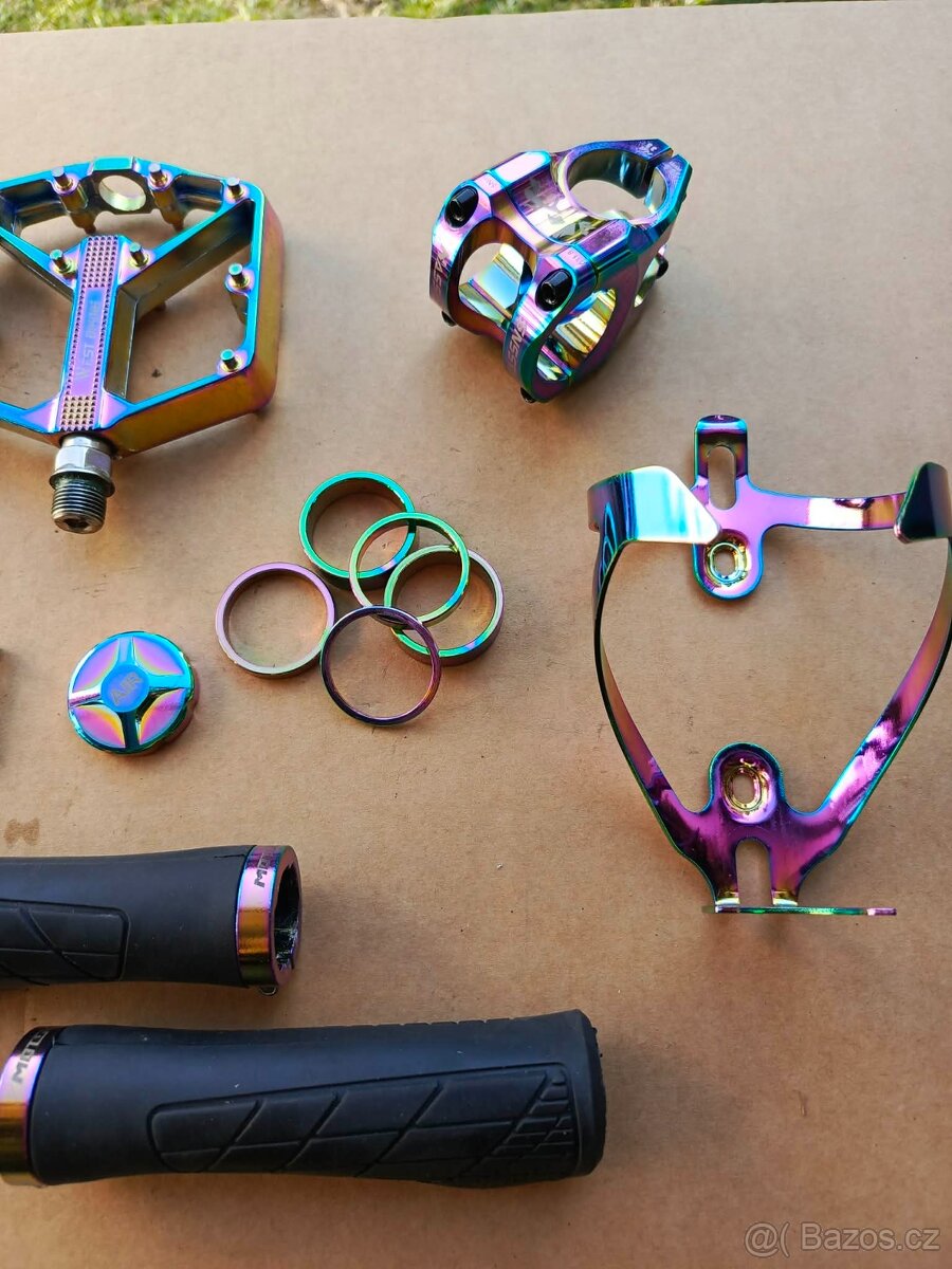 Komponenty na kolo v duhové barvě - 3