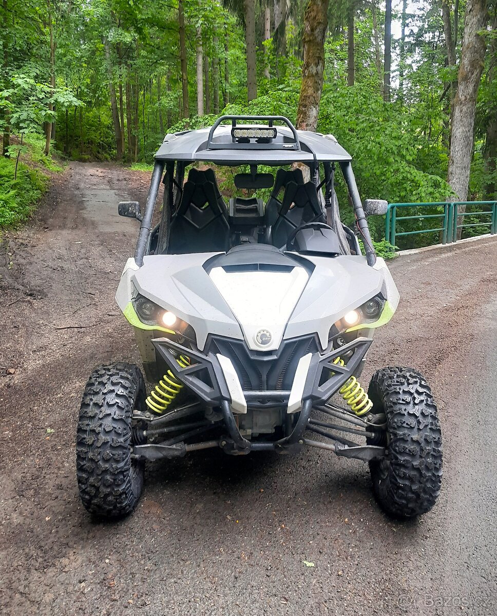 Can-Am Maverick MAX 1000R Turbo