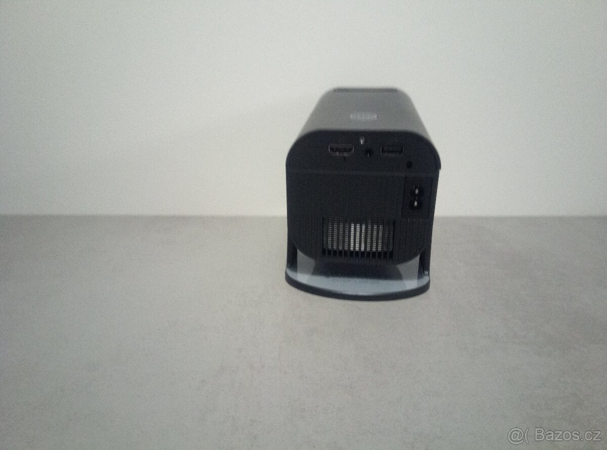 4K Full HD 1080p projektor Android TV 11.0 WLAN 6 a BT5.2 - 3