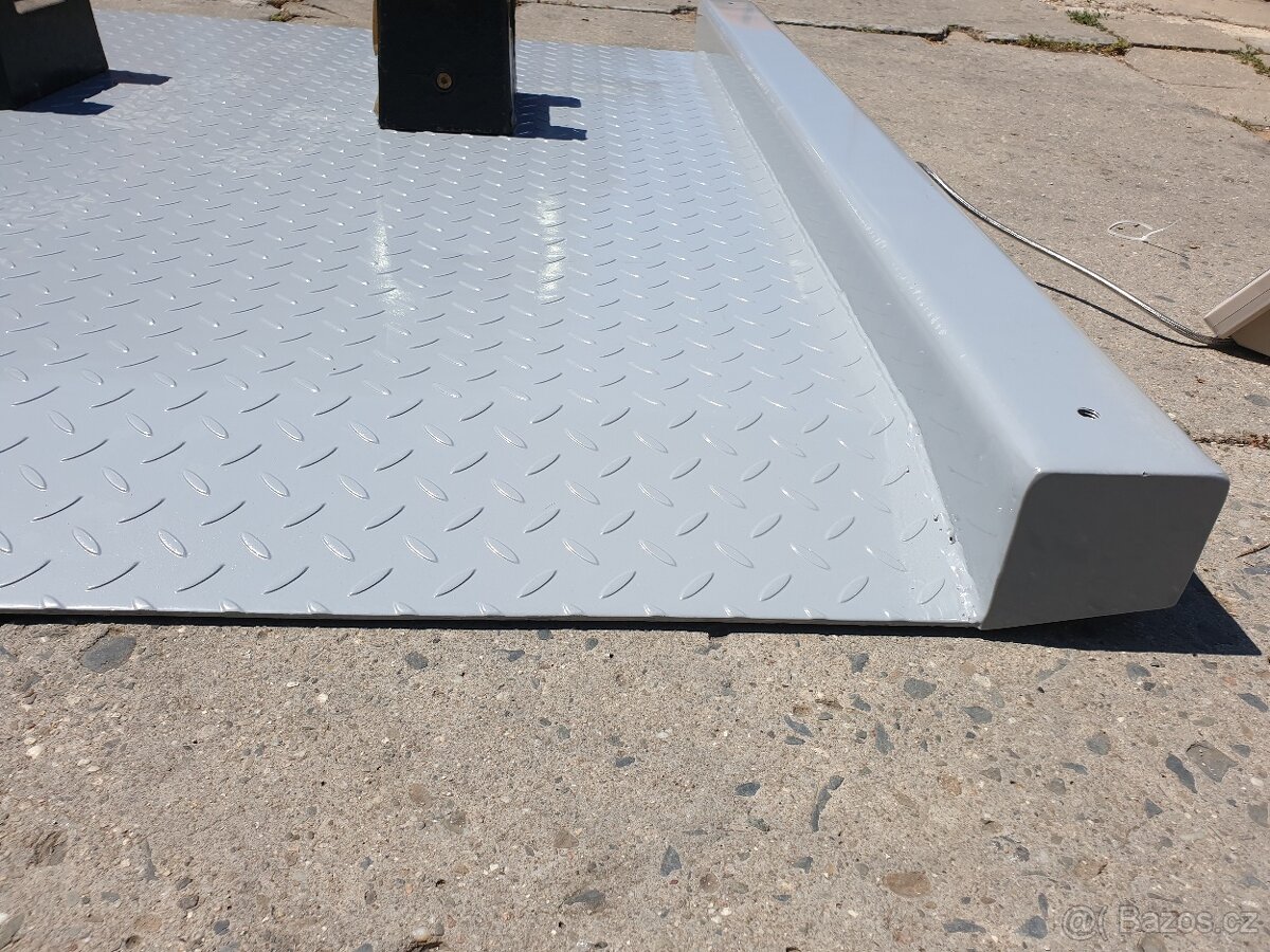 Nájezdová snížená podlahová váha do 3 tun 1,5x1,5m - 3