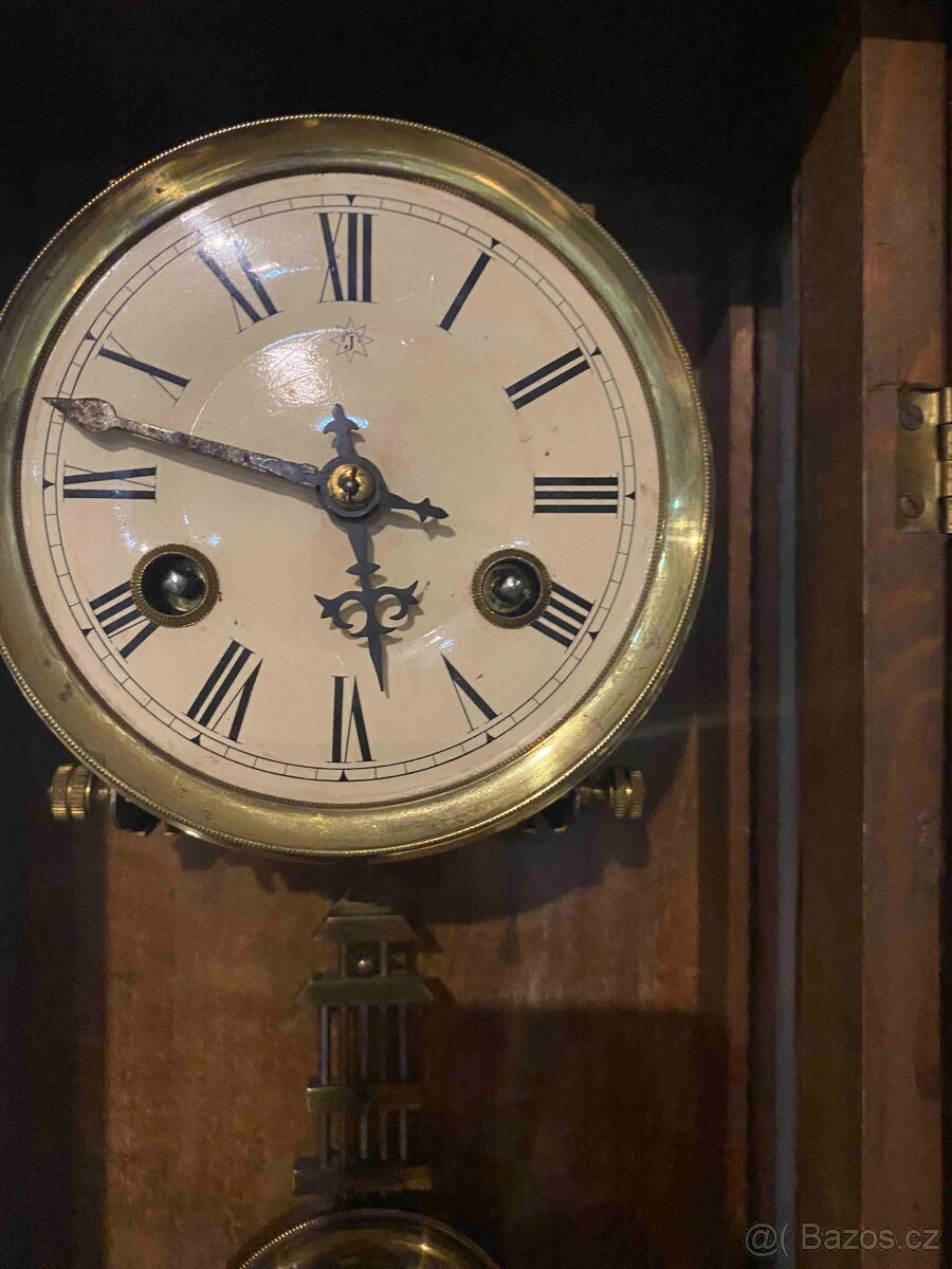 Originální černoleské nástěnné hodiny s kyvadlem - 3