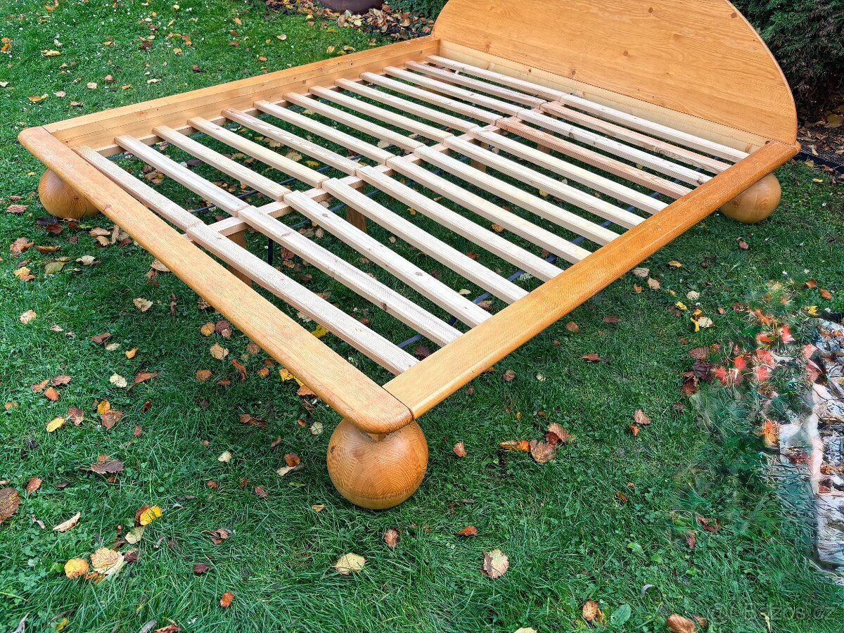 Dřevěná manželská postel 200x180 - 3