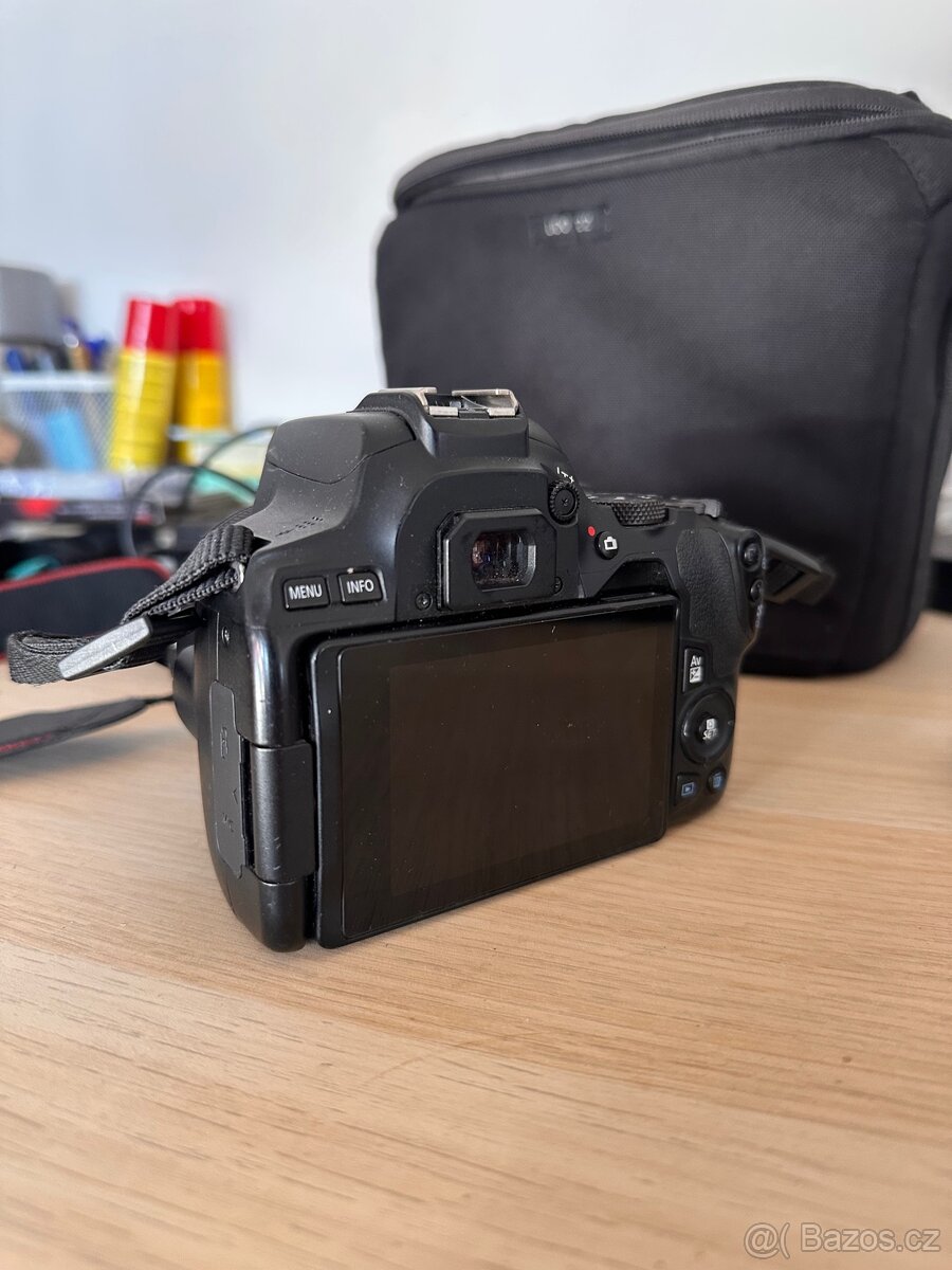 Canon EOS 250D + 18-55mm + 50mm + brašna - 3