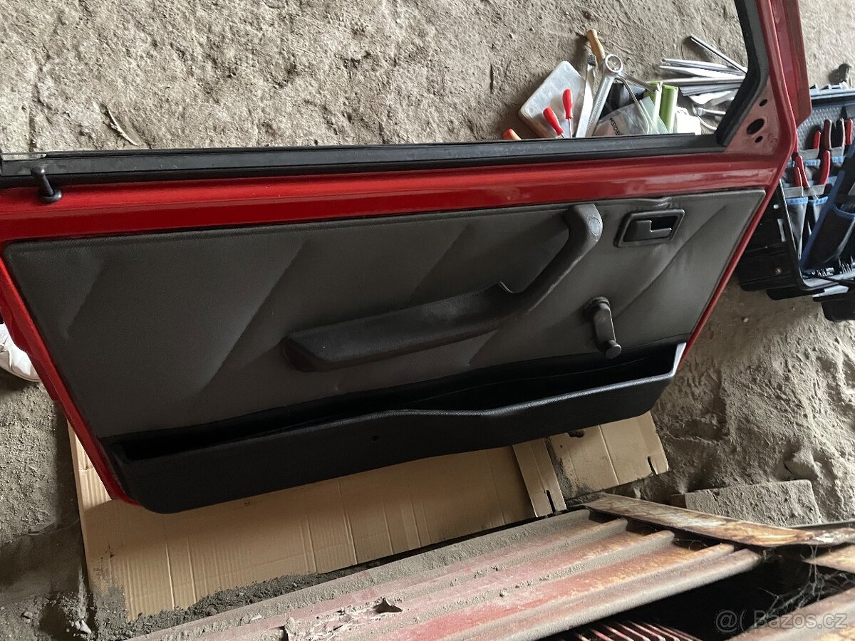 Dveře Fiat Uno Logo - 3