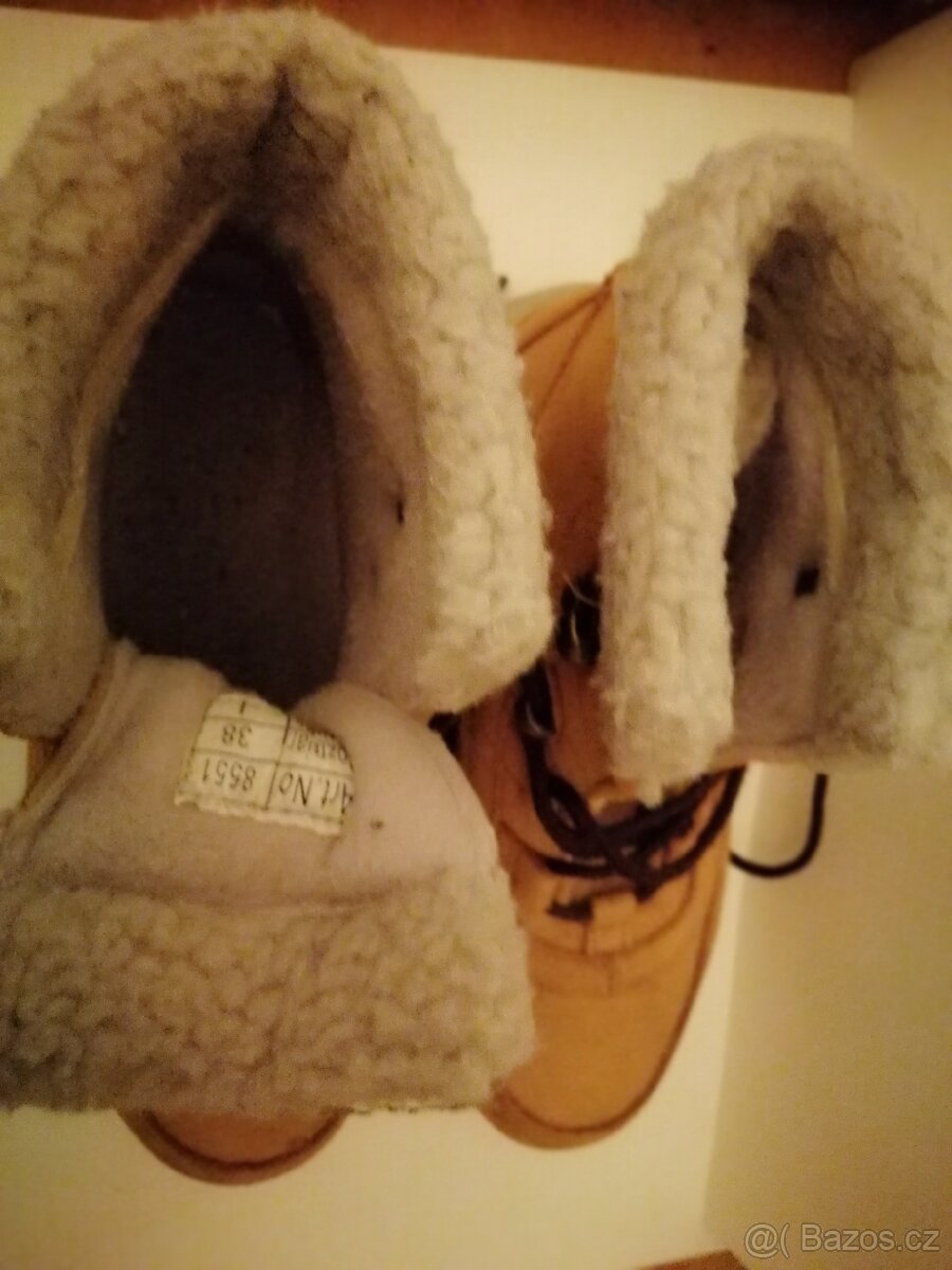 Prodám dámské boty velikost 38. - 3