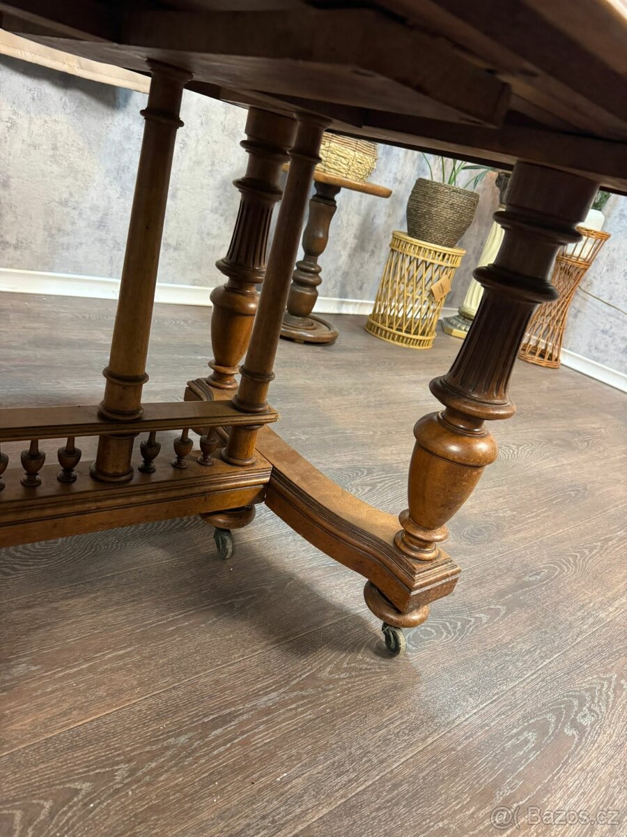 Starožitný jídelní stůl - 3