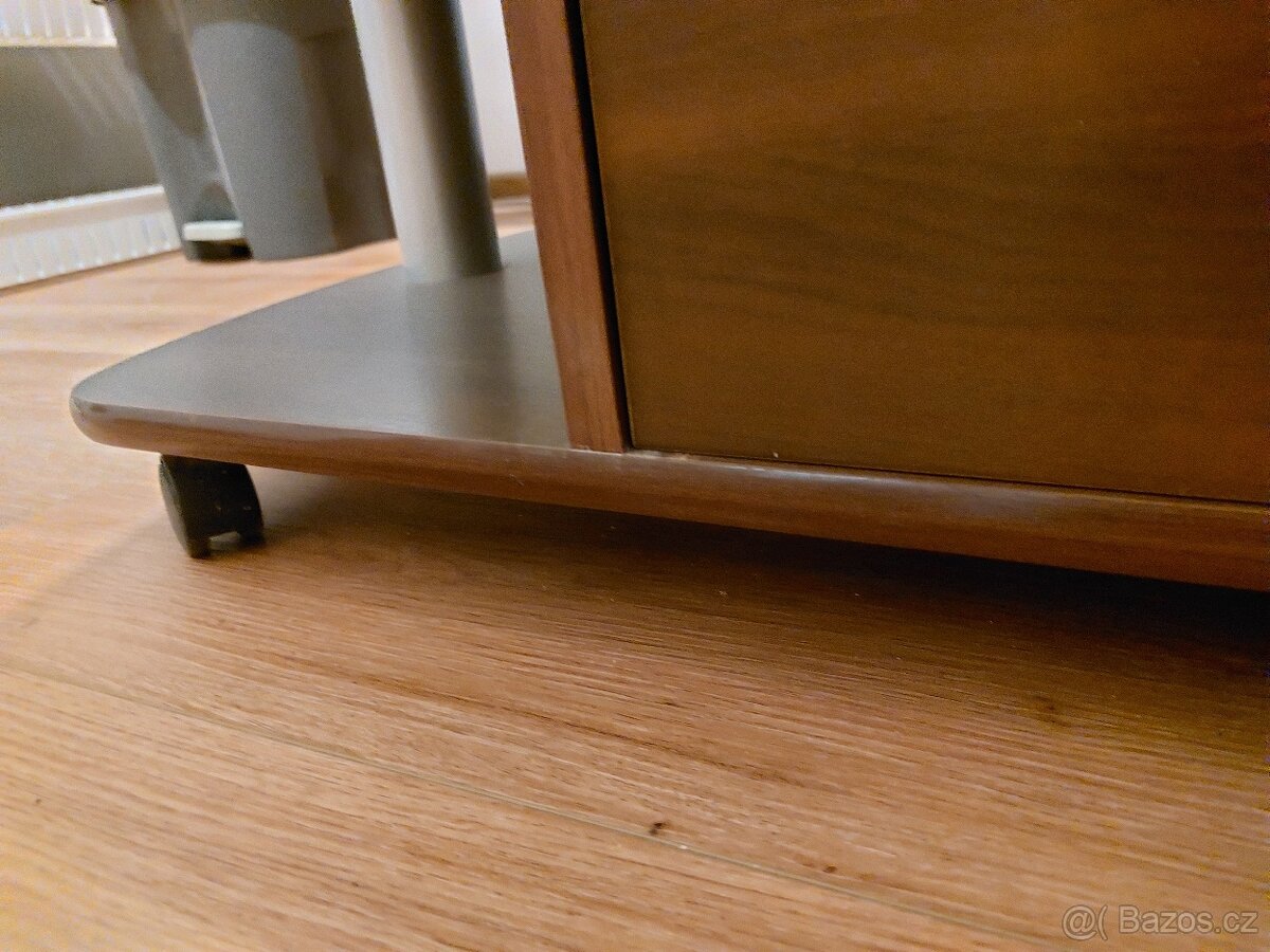 stolek na kolečkách konferenční - 3