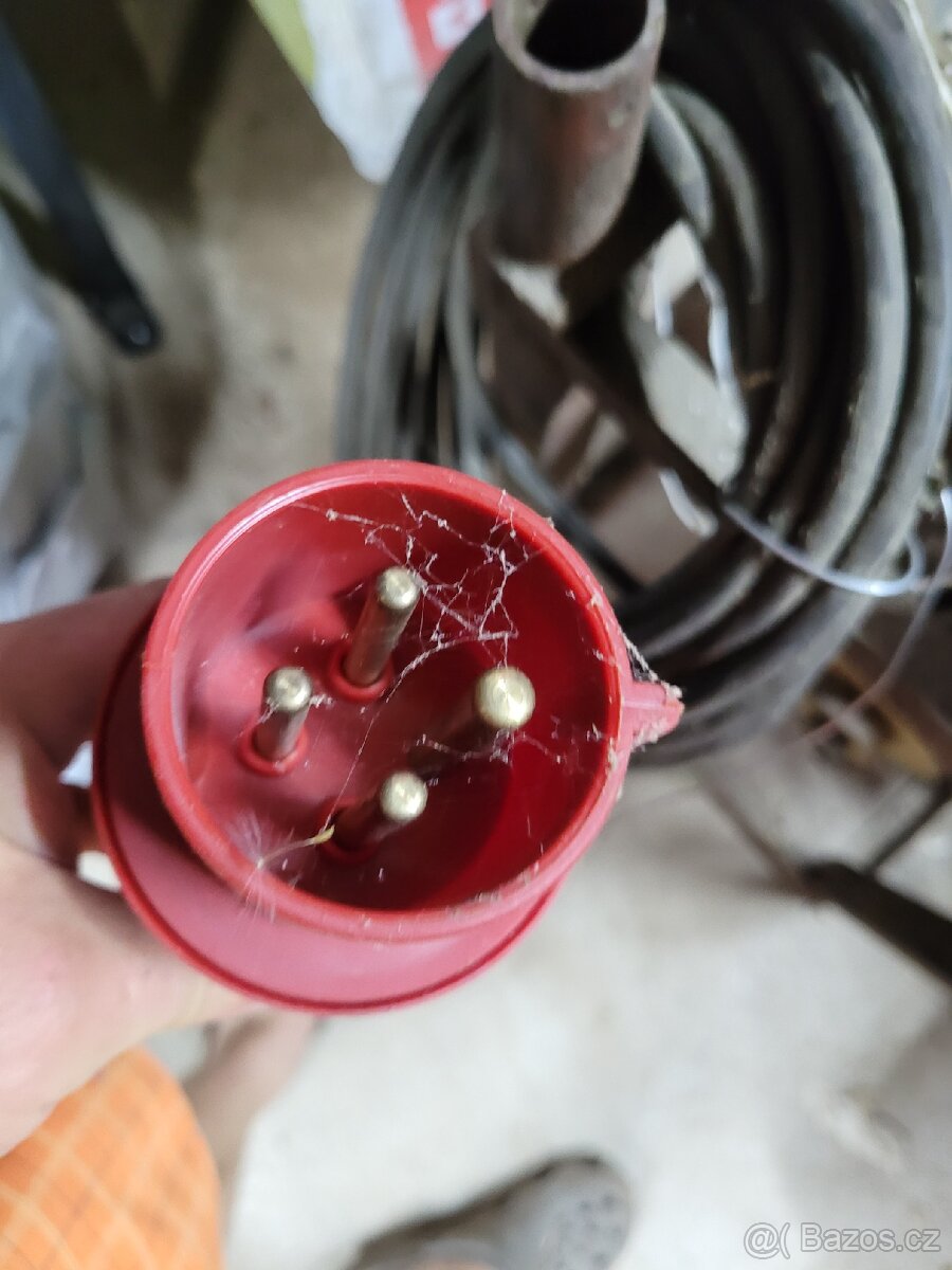 Prodám cirkulárku na 420V - 3