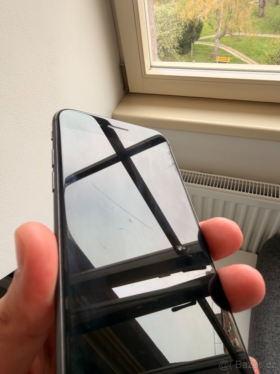 iPhone 8, 128 Gb - 3