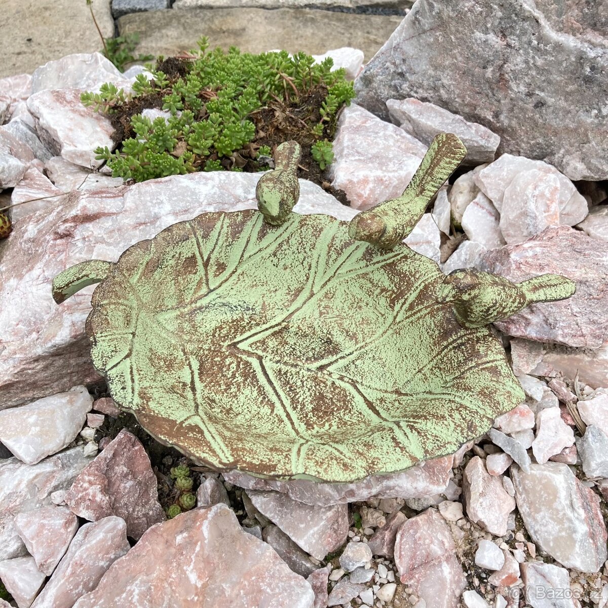 Zahradní litinové pítko pro ptáky ve tvaru listu - krmítko - 3