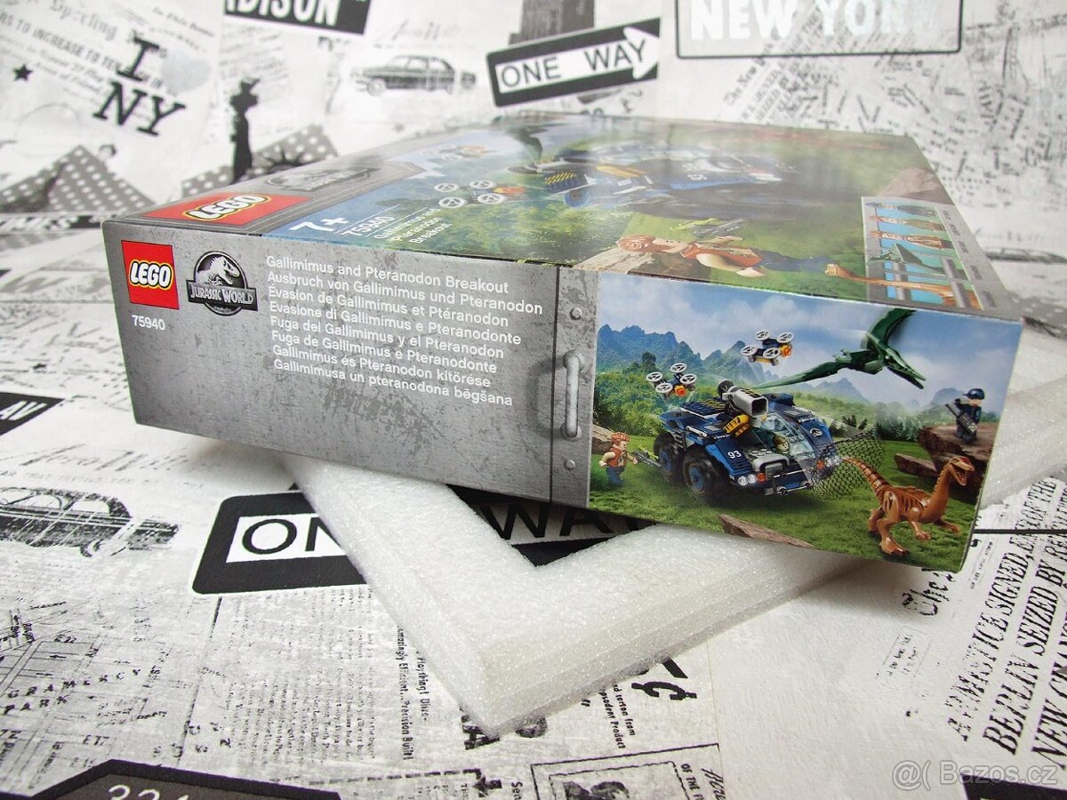 LEGO Jurassic World 75940 - 3