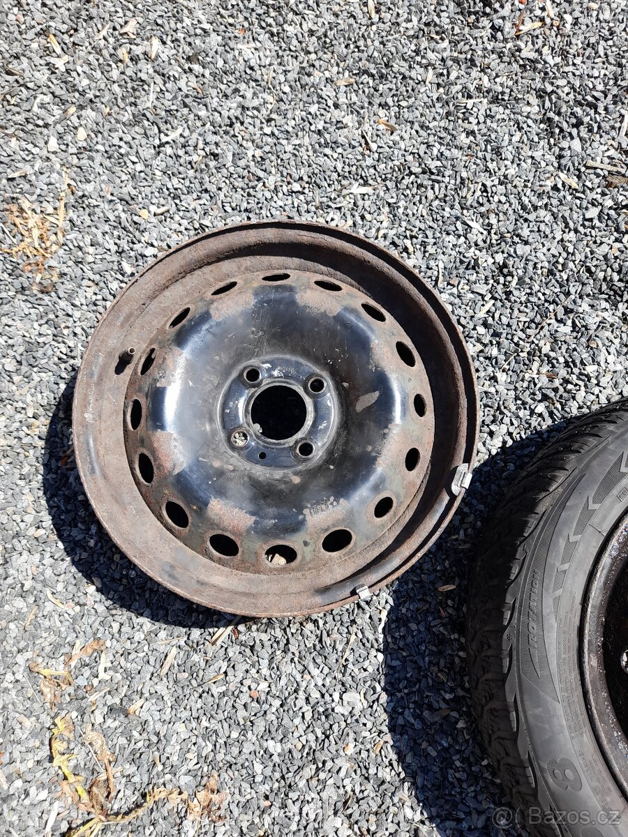 2x 15" plechové disky na Renault. - 3