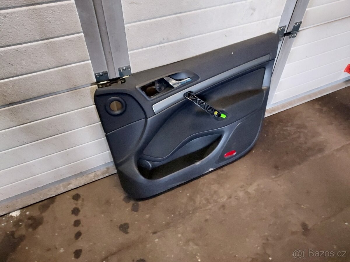 čalounění předních dveří Octavia 2 - 3