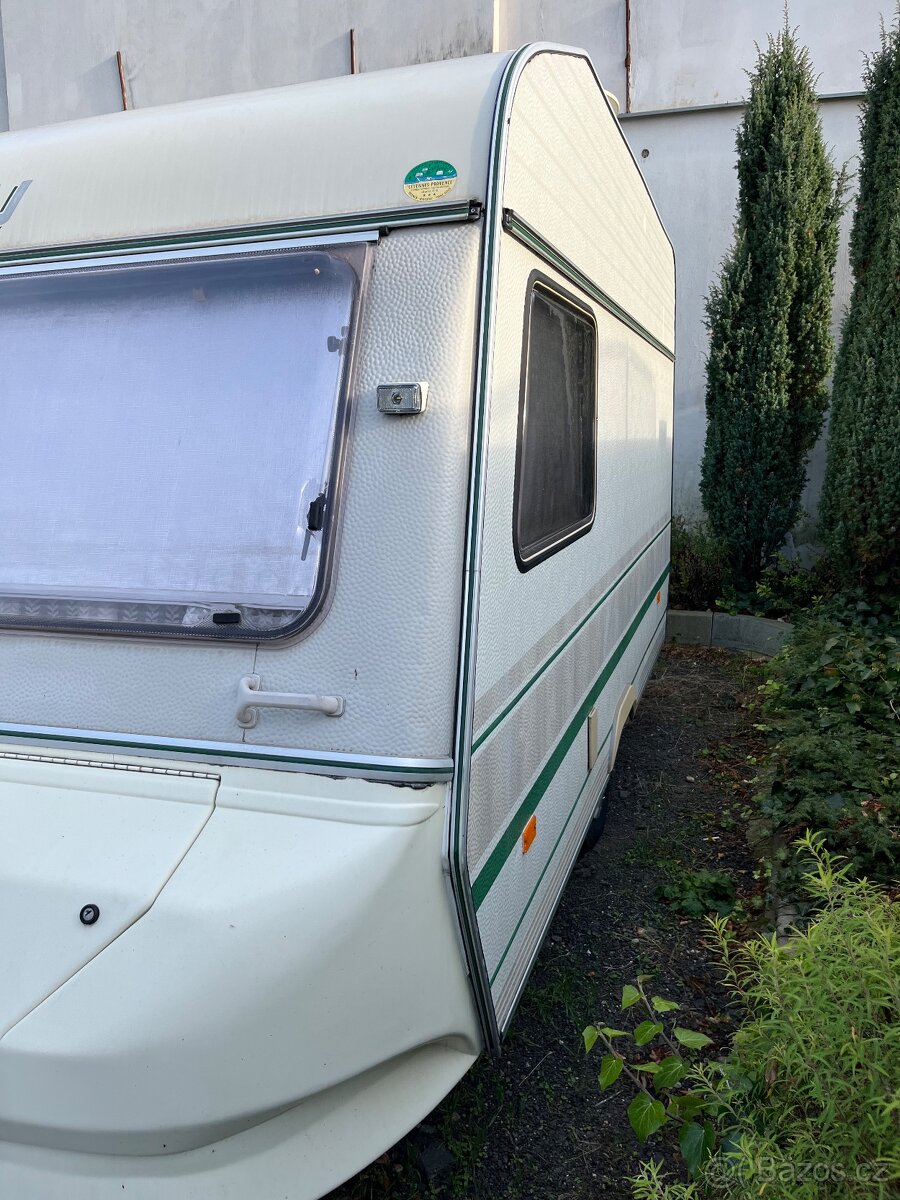 Karavan CHATEAU 380 - 3