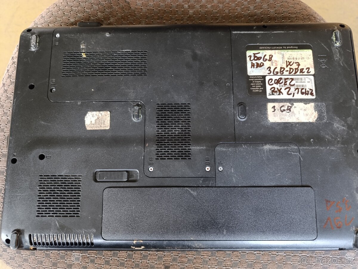 počítač HP compaq presario CQ61 - 3