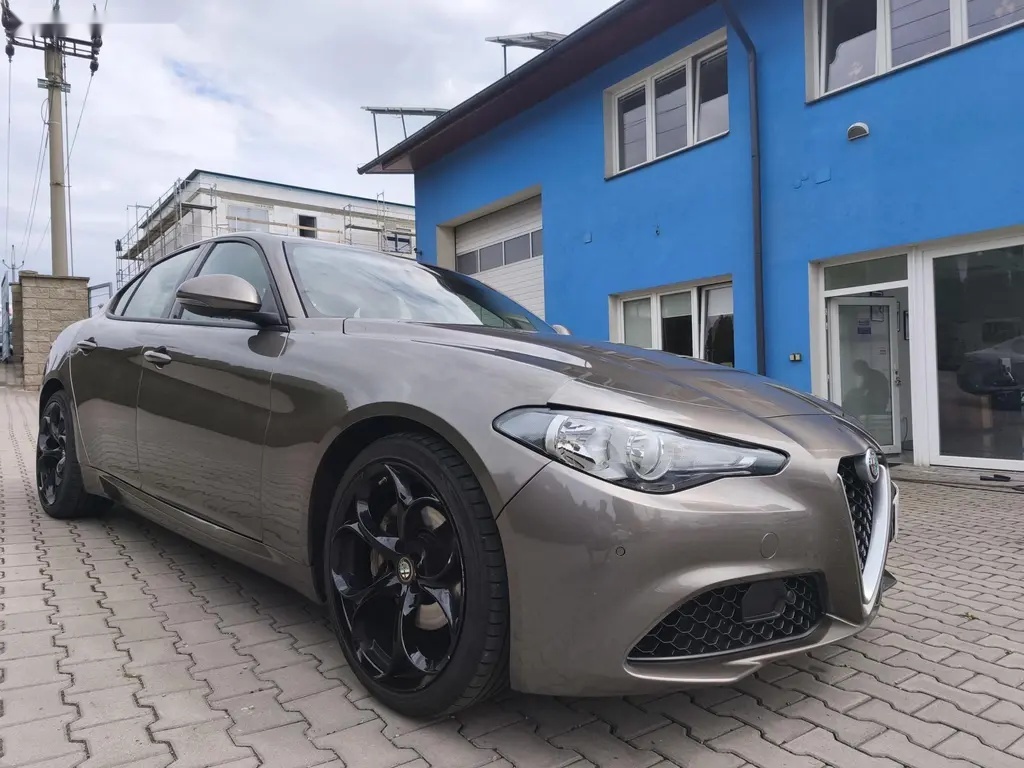 Alfa Romeo Giulia, 2.2 JTDM Rezervace - 3