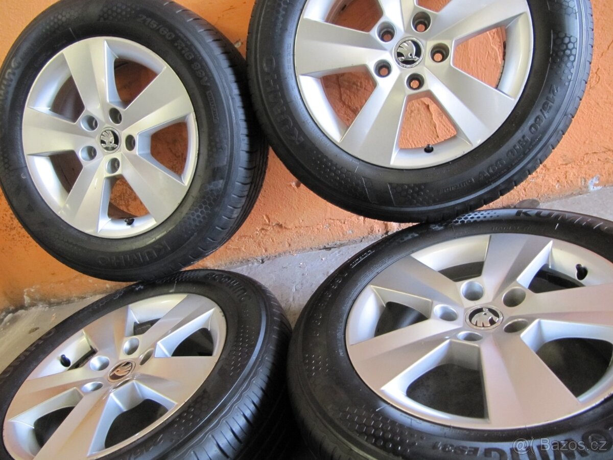 Alu Škoda + 215/60/16 TOP stav- stav nových - 3