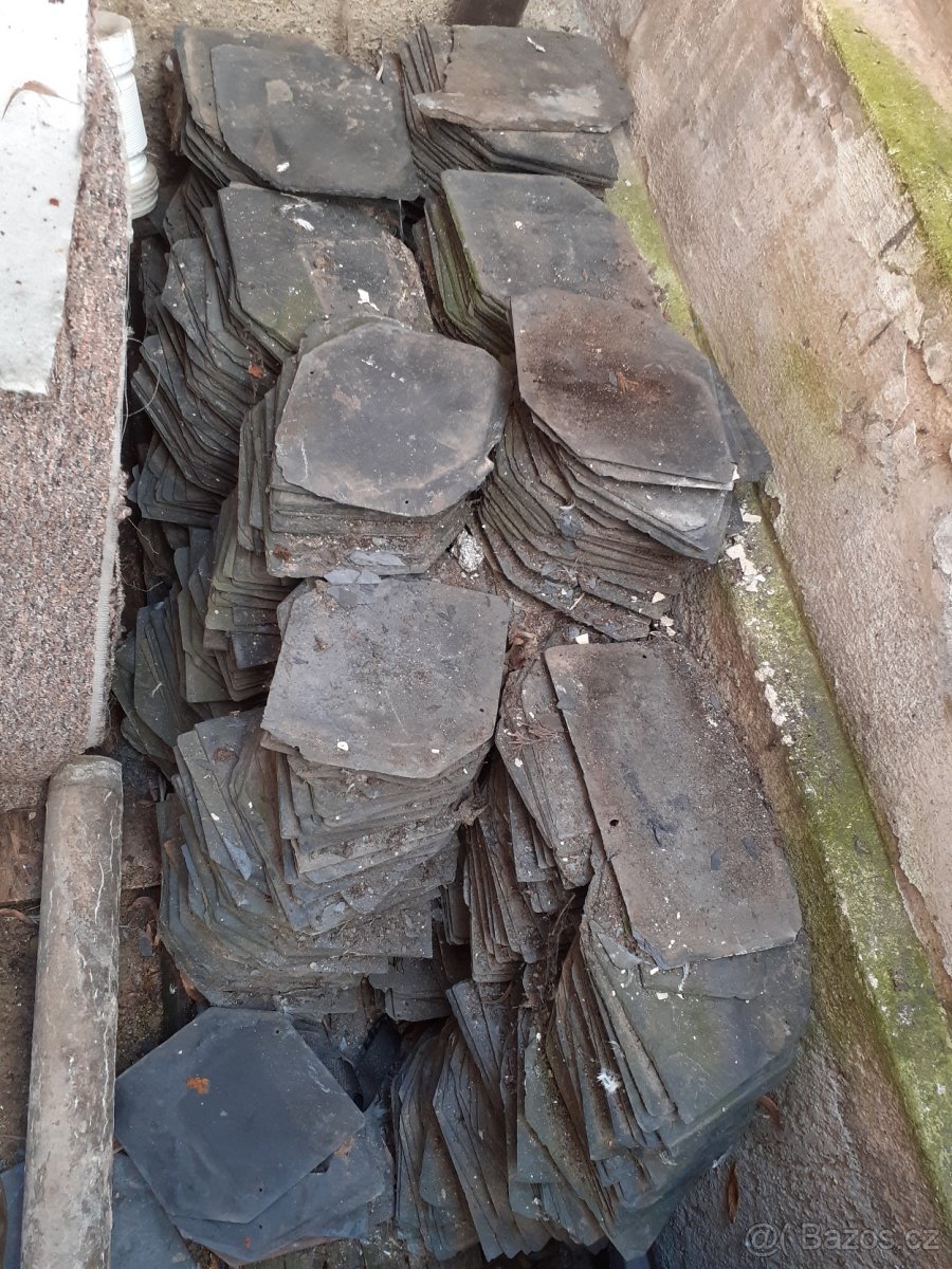 Břidlice - střešní krytina cca 650 ks - 3