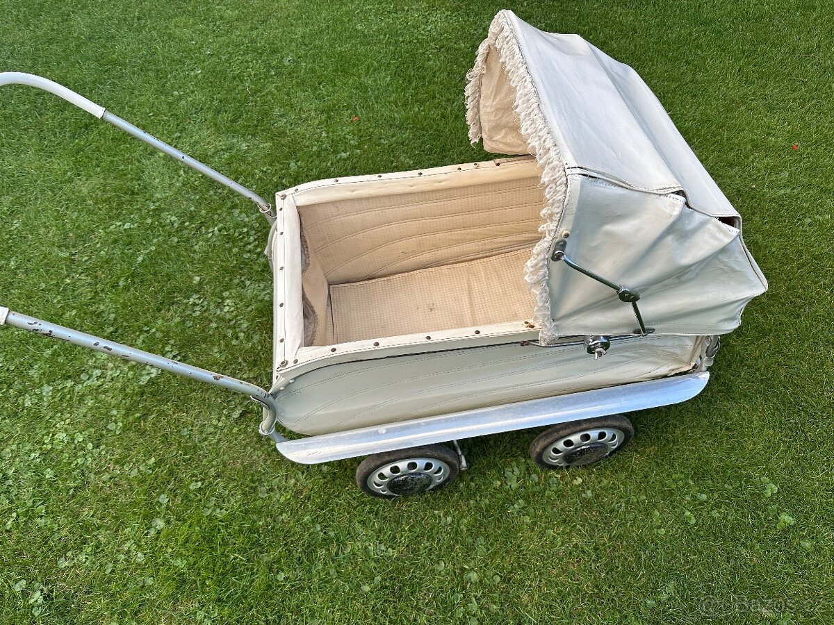 Kočár Liberta Mělník - 3