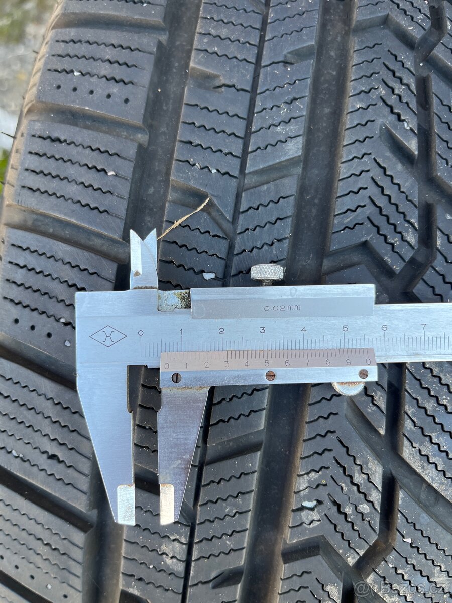 Zimní pneu 235/55/18 - 3