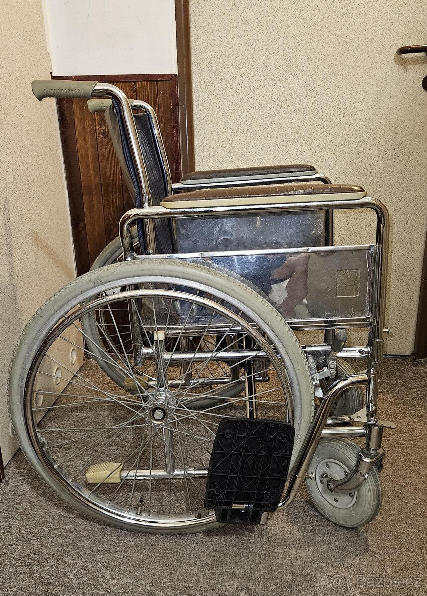 INVALIDNÍ VOZÍK - 3