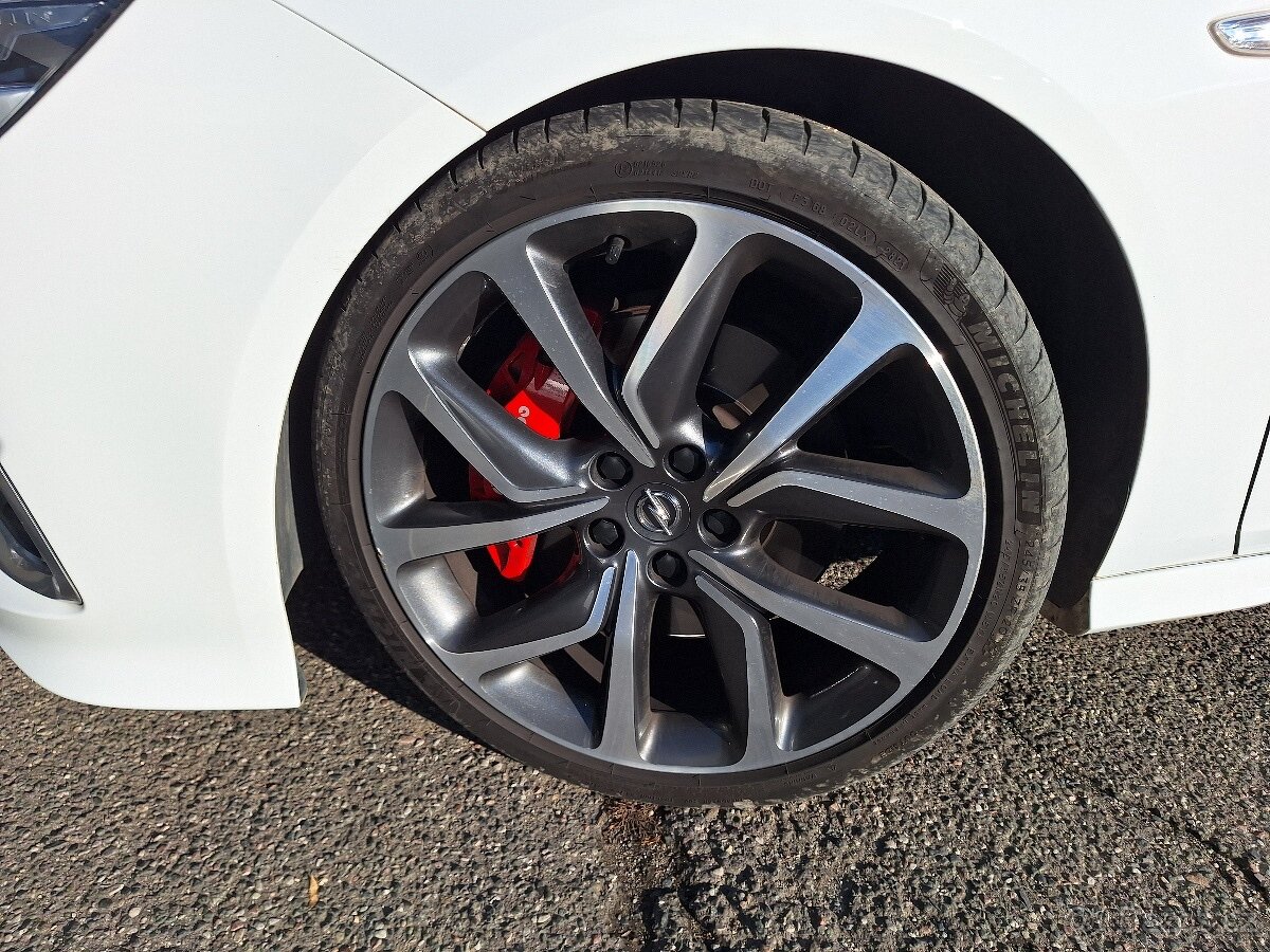 Opel Insignia GSi 2.0t 169kw 4x4 5/2022 ČR 1maj DPH 69.950km - 3