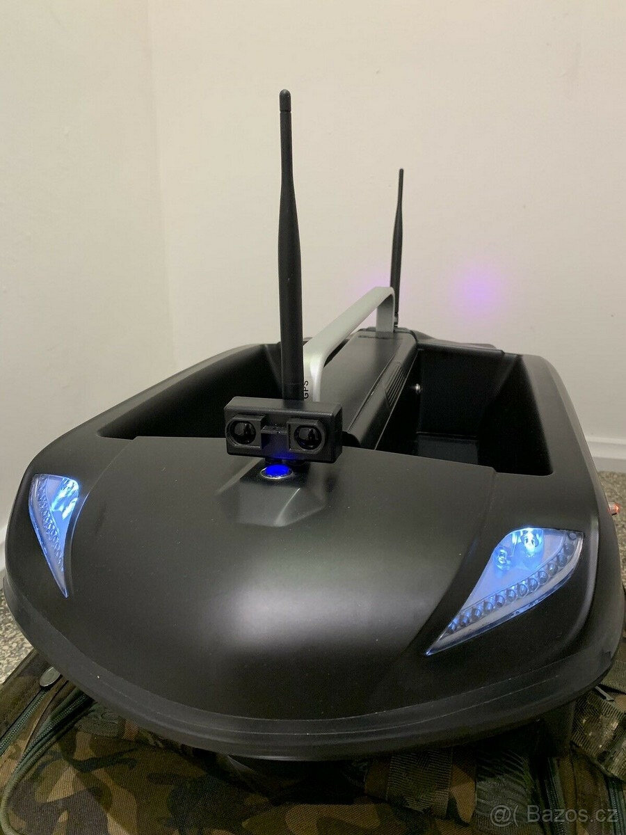 Carplounge RT4 návnadový člun s GPS autopilotem Raymarine vš - 3