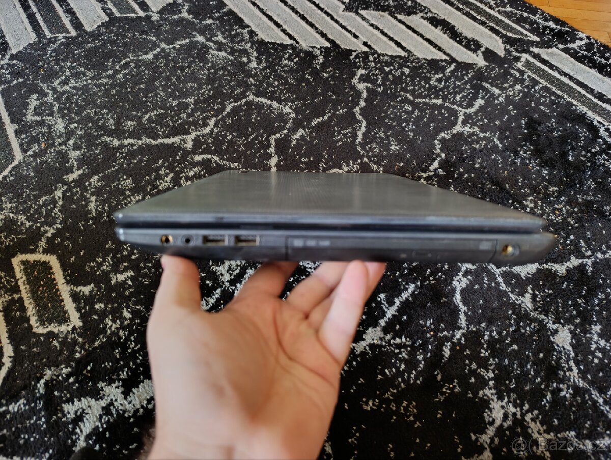 Notebook Acer Aspire 7520G – na náhradní díly / k opravě
- 3