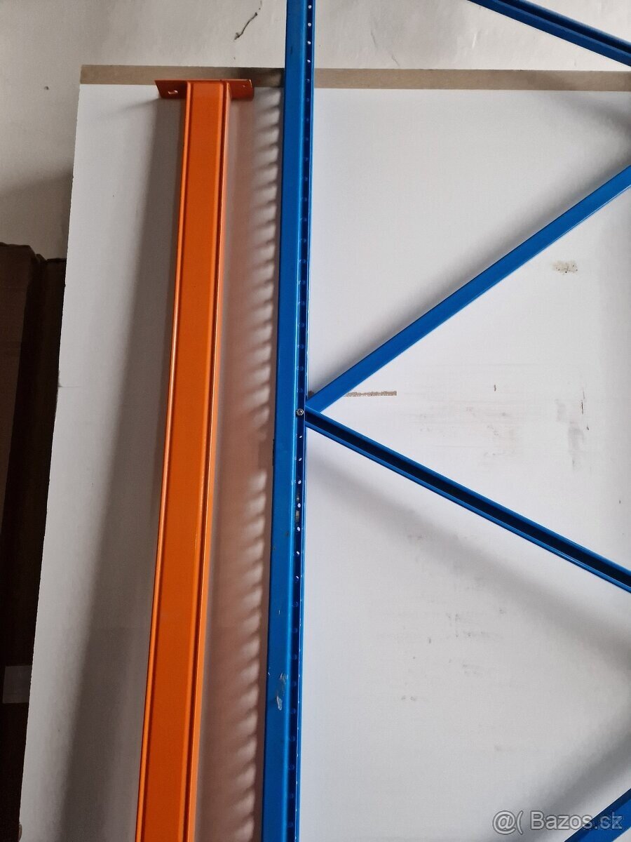 Prodám větší množství regálu. - 3