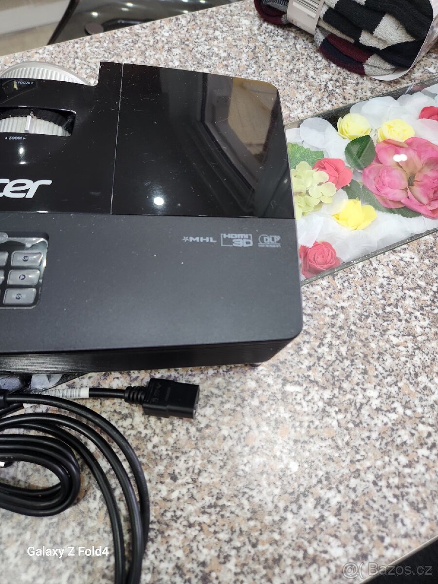 Acer p1387 w 4500 lumenů - 3