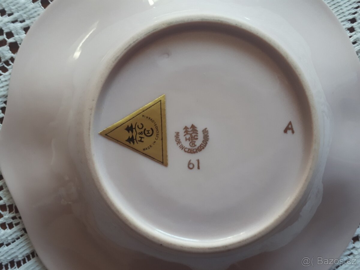 2 hrníčky s podšálky - motiv rokoko - 3