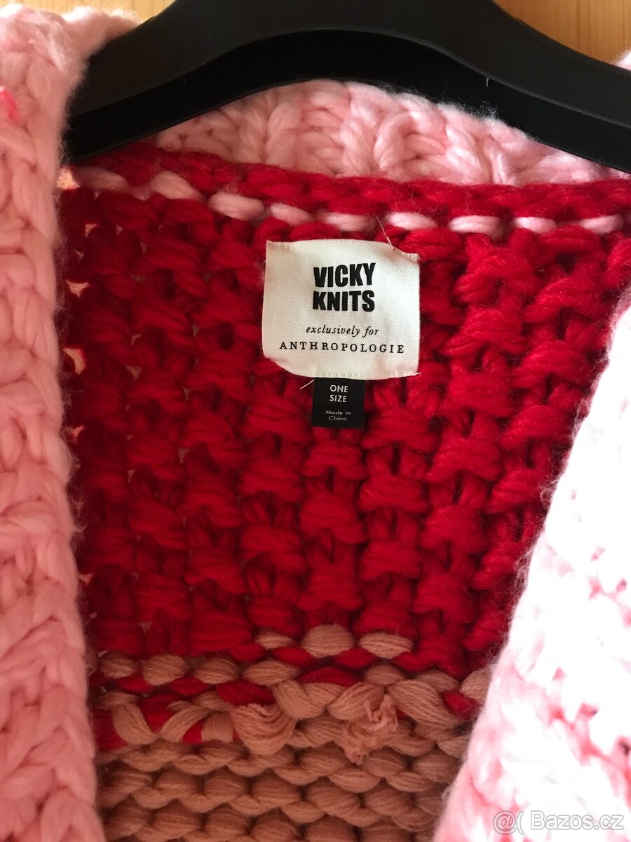 Svetry různých značek a střihů - 3