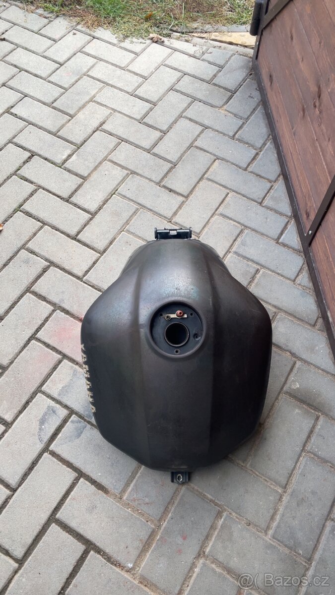 Nádrž na Yamaha fazer 1000 - 3