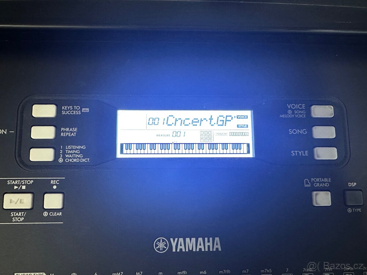 YAMAHA PSR -E373 - TOP STAV - 3