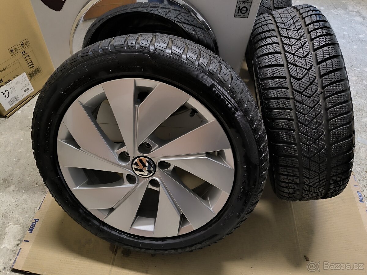 ALU kola VW Golf 8 Octavia 5x112 r17 Originál,zimní pneu 99% - 3
