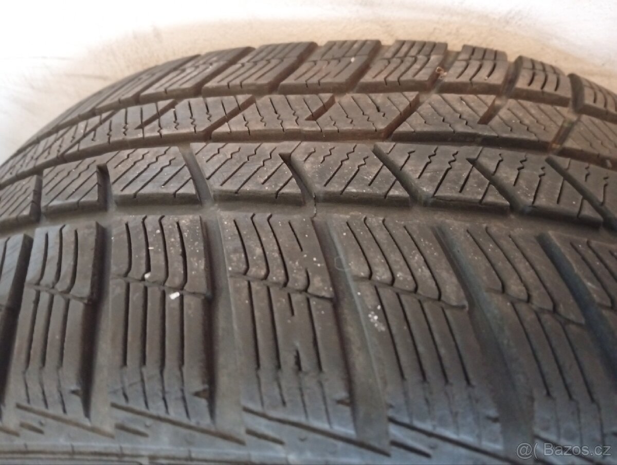 Zimní Barum 235/45R18 - 3