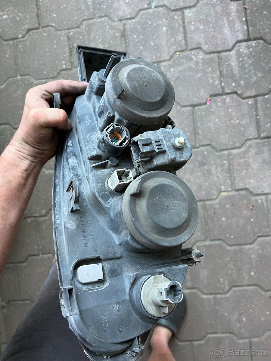 Nisan Primera P11 přední světlomet - 3