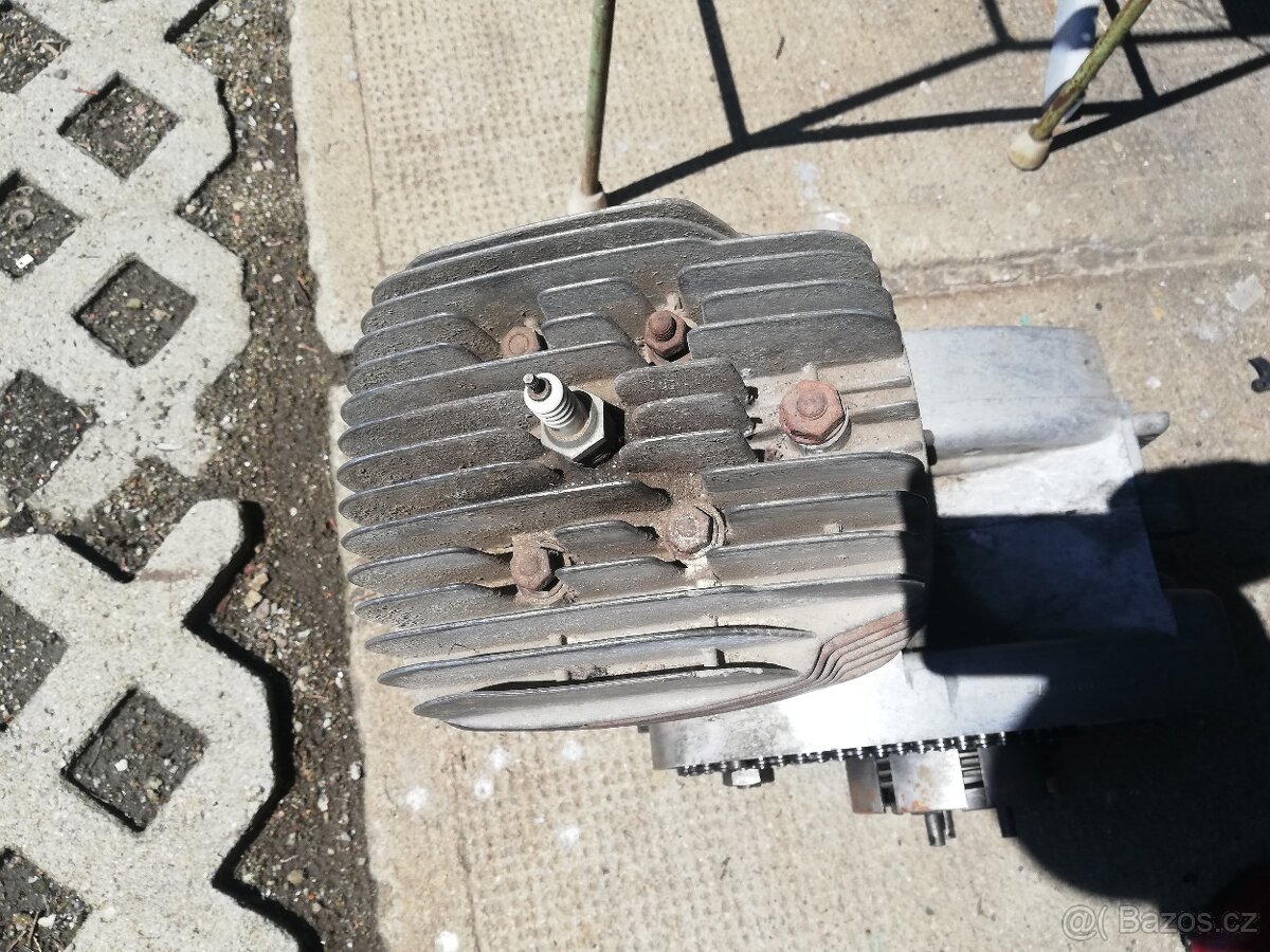 ČZ 175 Zetka motor - 3