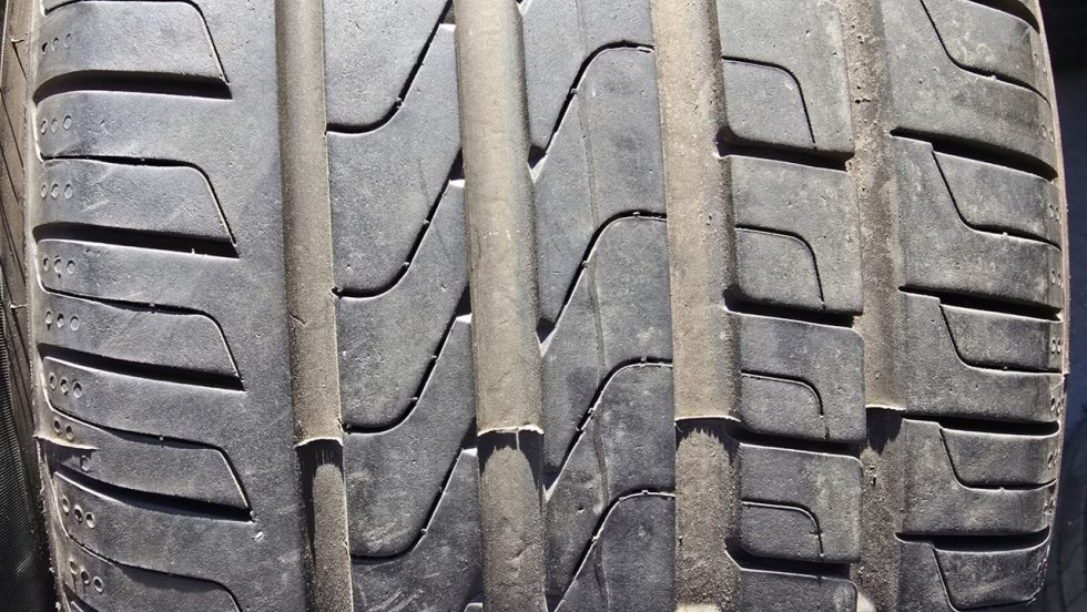 Letní pneu 235/40/19 Pirelli - 3